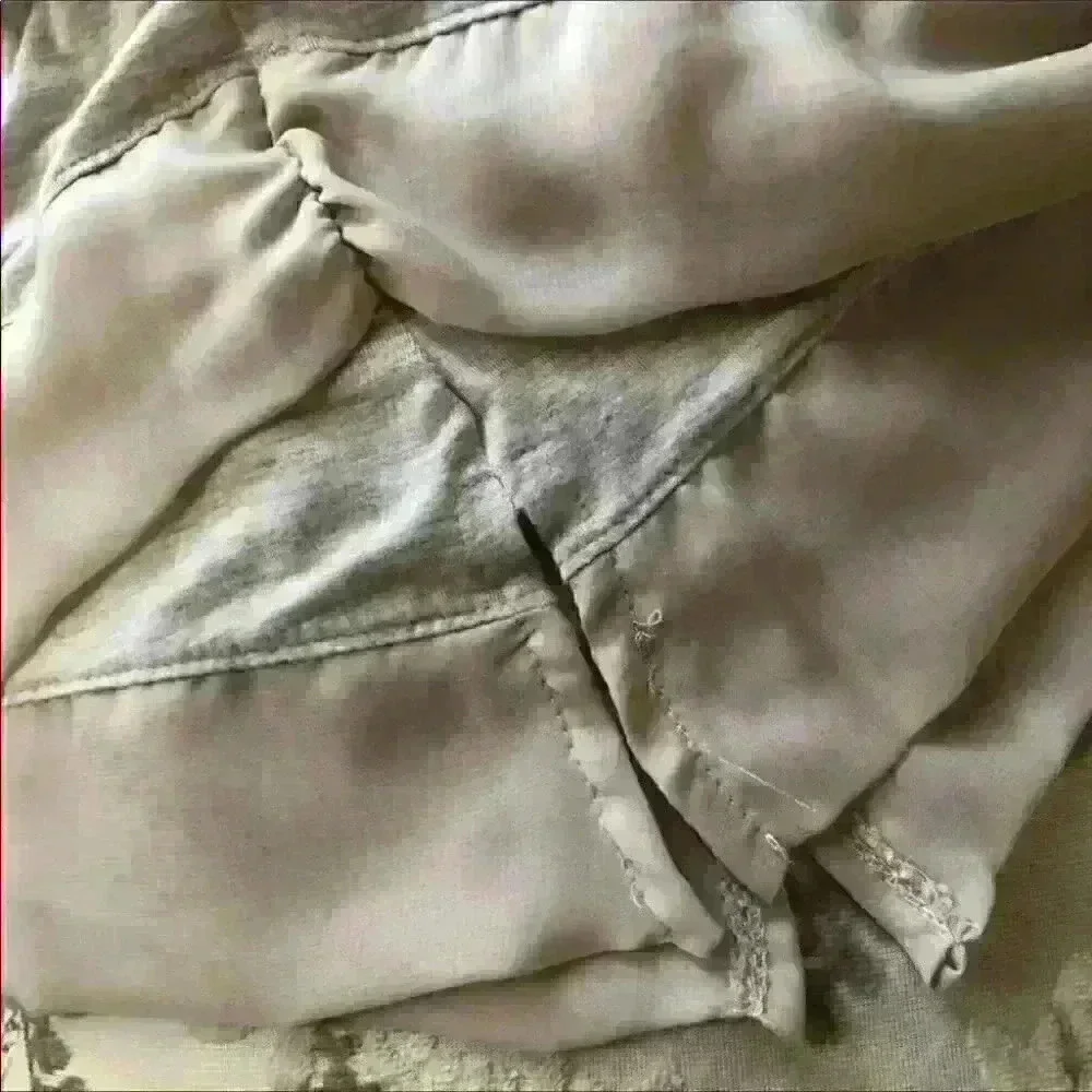 Pebble & Stone Top Neutral Minimalist Casual - Picture 7 of 7